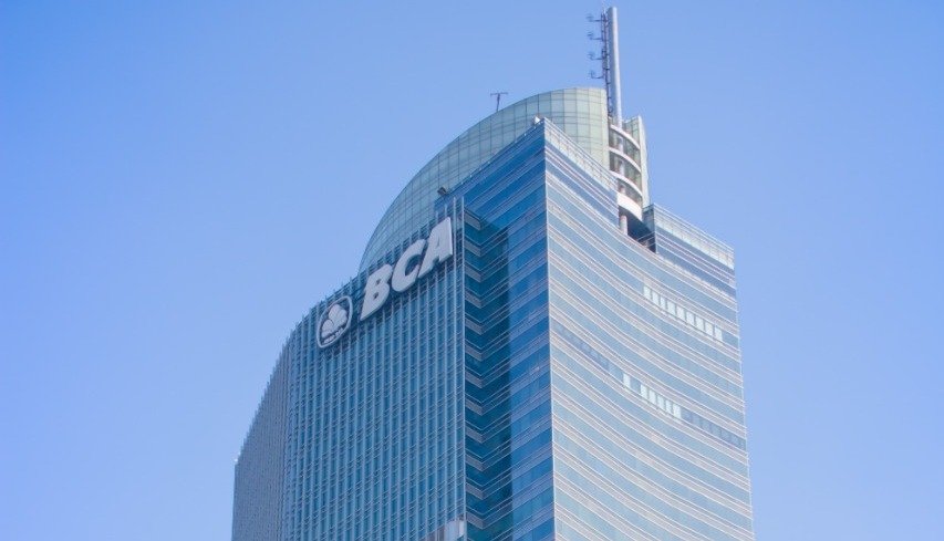 Saham BBCA Merosot 3 Persen di Tengah Tekanan Rupiah Dekati Rp18.000 per Dolar AS