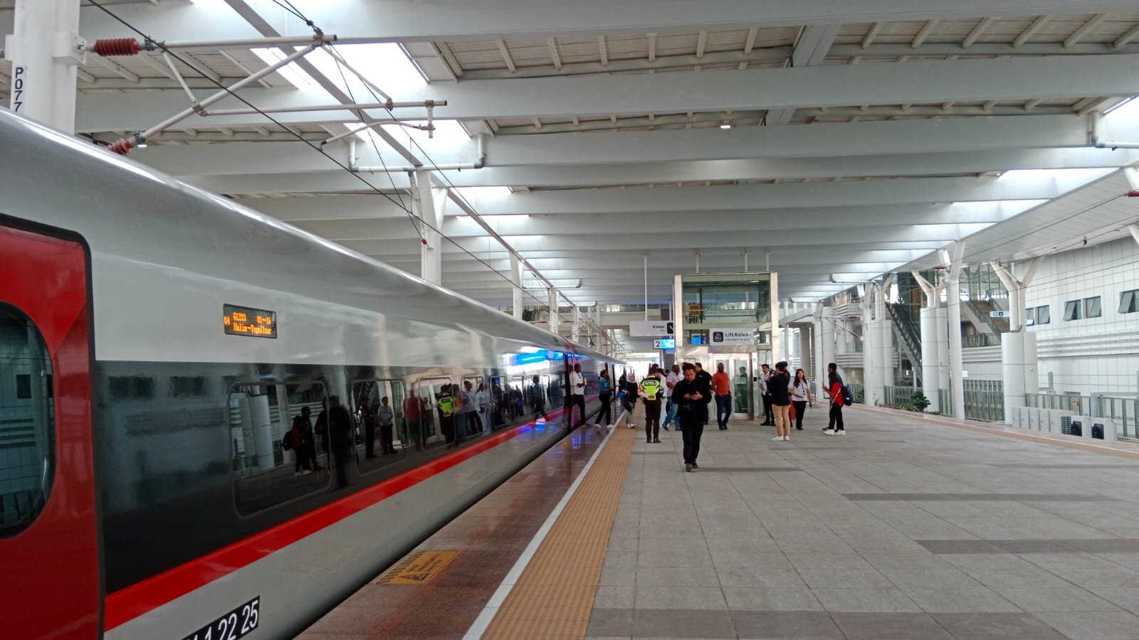 KCIC Sebut 75 Ribu Tiket Kereta Cepat Whoosh Terjual Saat Periode Libur Maulid Nabi Muhammad SAW