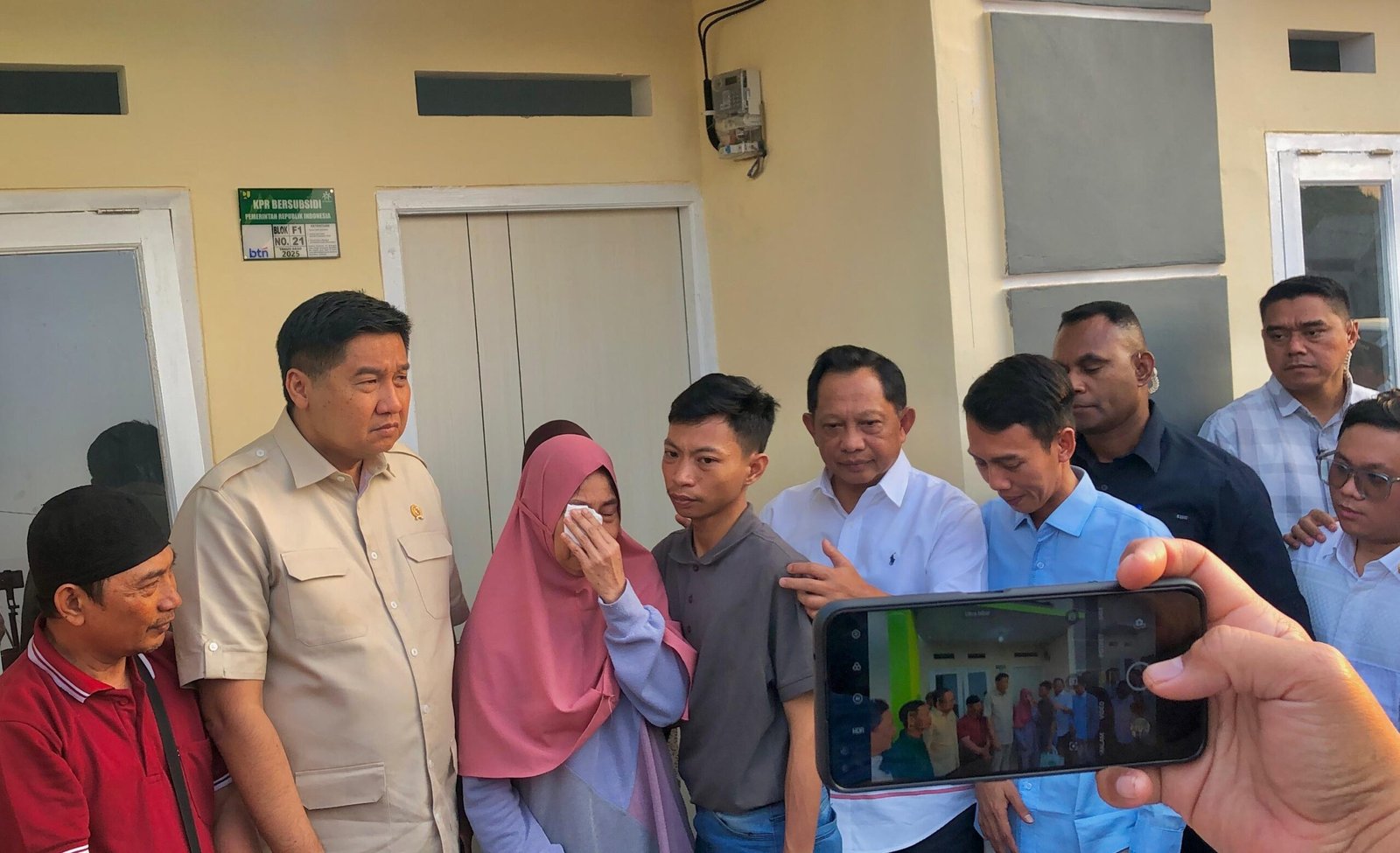 Menteri PKP Serahkan Rumah Subsidi untuk Keluarga Almarhum Affan Kurniawan, Ojol Korban Aksi Protes