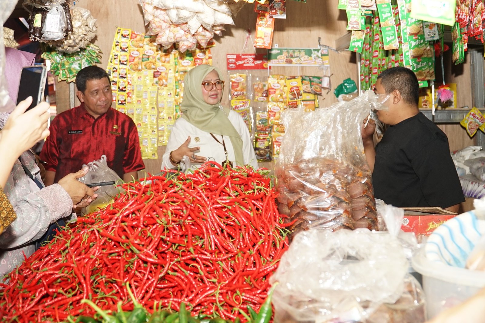 Harga Bawang Merah dan Cabai Rawit Merah Turun, Beras Premium Alami Kenaikan Tipis