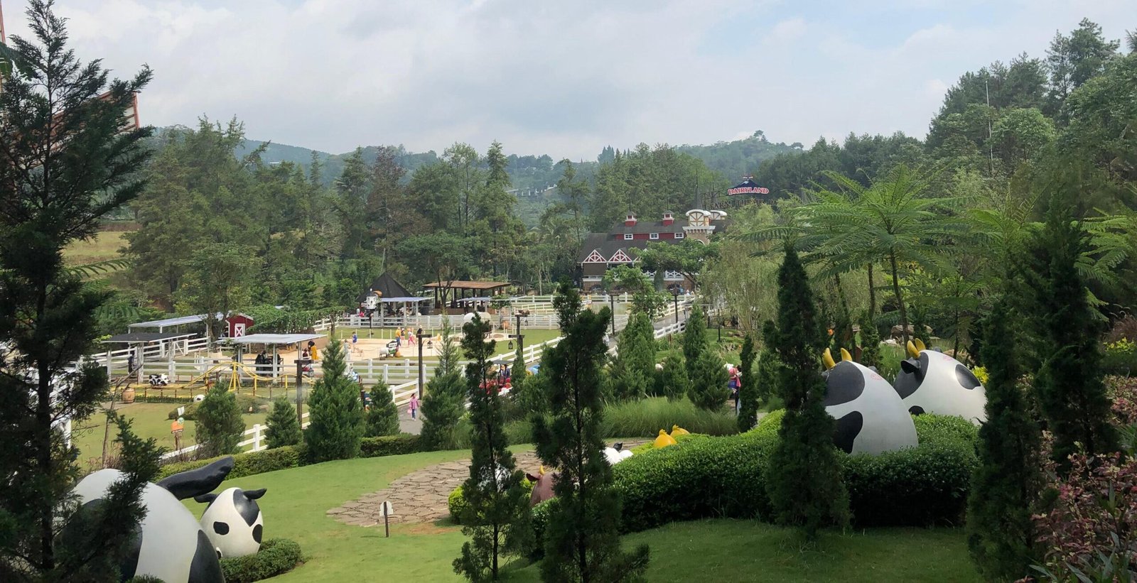 7 Wisata Alam di Bogor yang Wajib Dikunjungi Saat Libur Akhir Pekan Bersama Keluarga