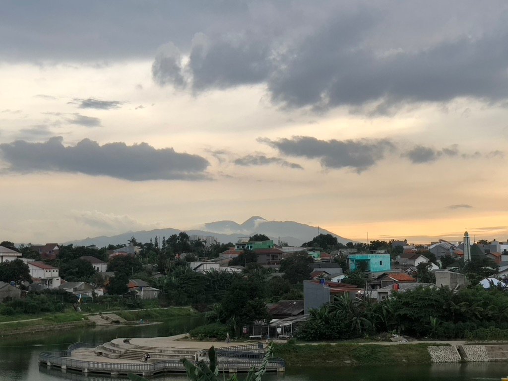 Prakiraan BMKG: Jakarta Cerah di Pagi Hari, Berawan Hingga Malam