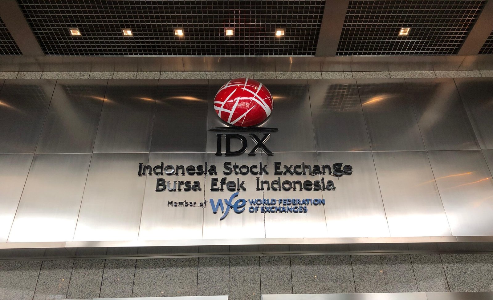 IHSG Dibuka Menguat 0,90 Persen ke Level 7.805, Saham LQ45 Ikut Naik