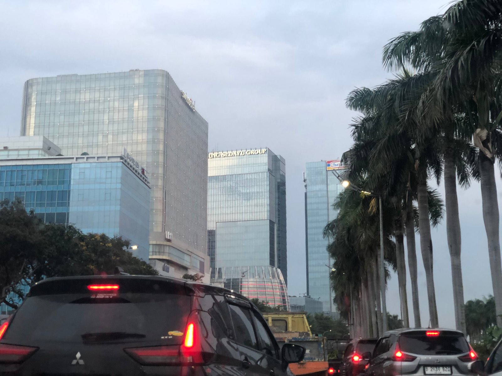BMKG Prediksi Hujan Guyur Lima Wilayah Jakarta Sejak Sabtu Siang Hingga Malam