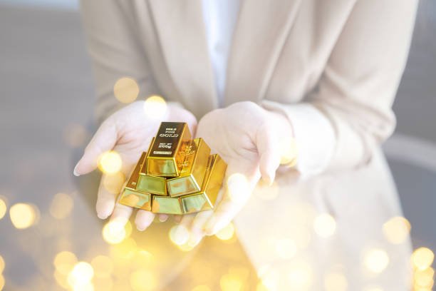 Harga Emas Antam Turun Pada Minggu, 16 November 2025