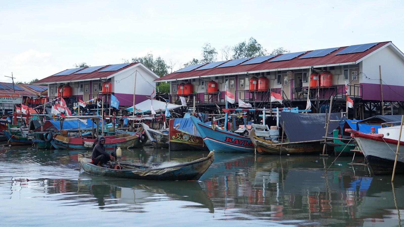 Pengembangan Rumah Panggung dan Apung di Pesisir Jadi Solusi Program 3 Juta Rumah