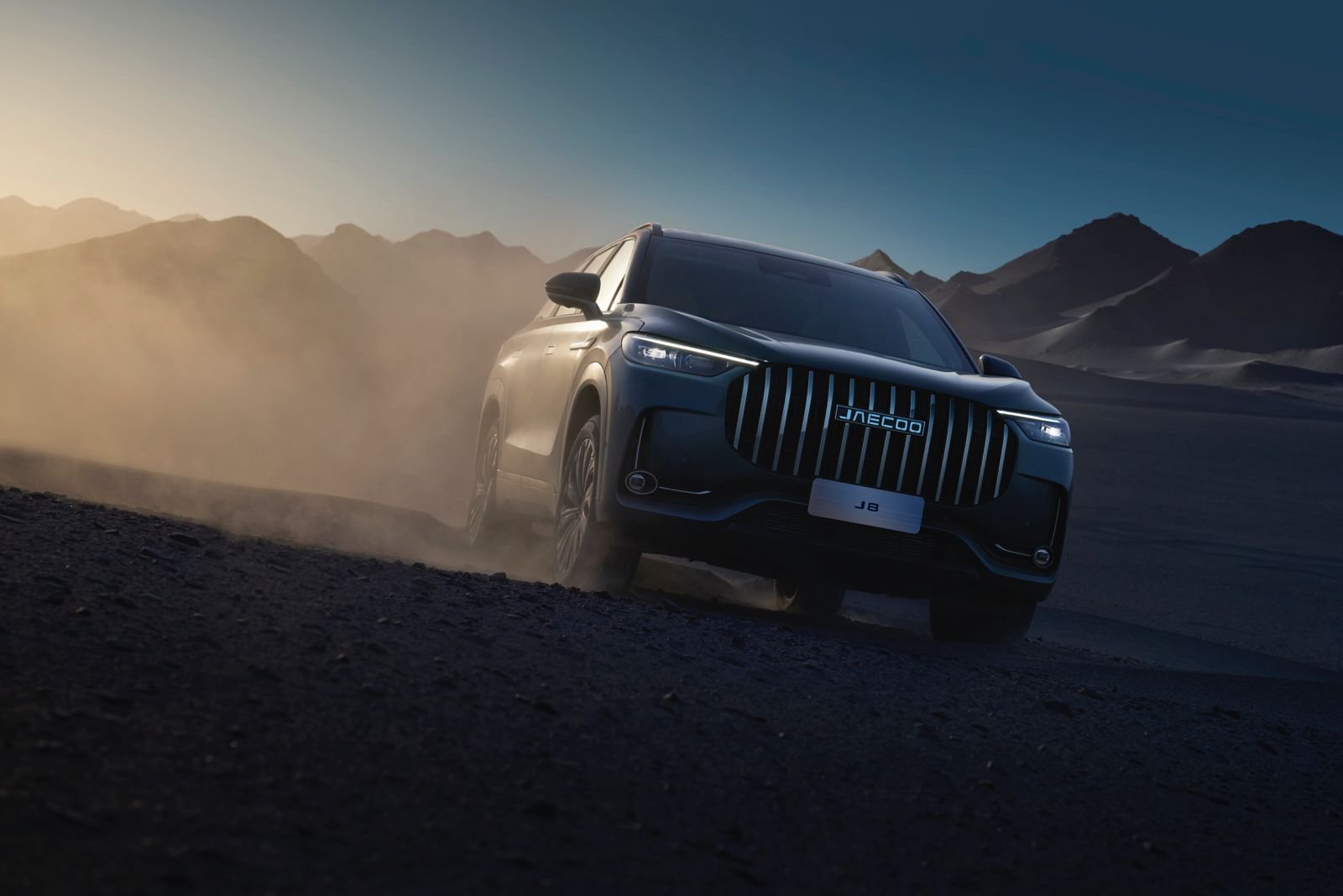 JAECOO J8 AWD, SUV Canggih yang Siap Jawab Tantangan Jalanan Indonesia