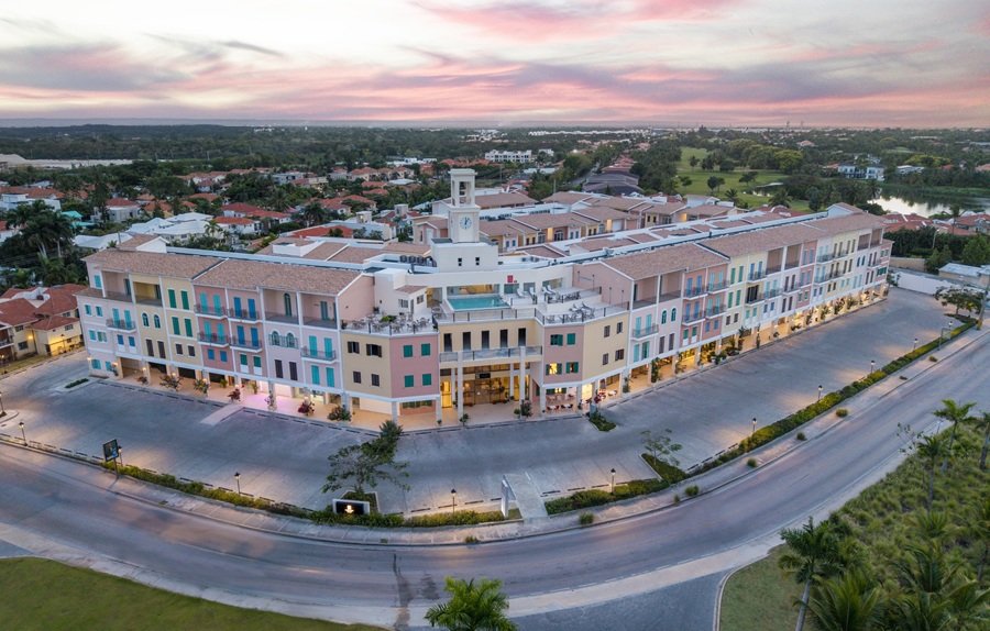 Reserva Real by HARPER Merangsek Bisnis Hotel Dominika