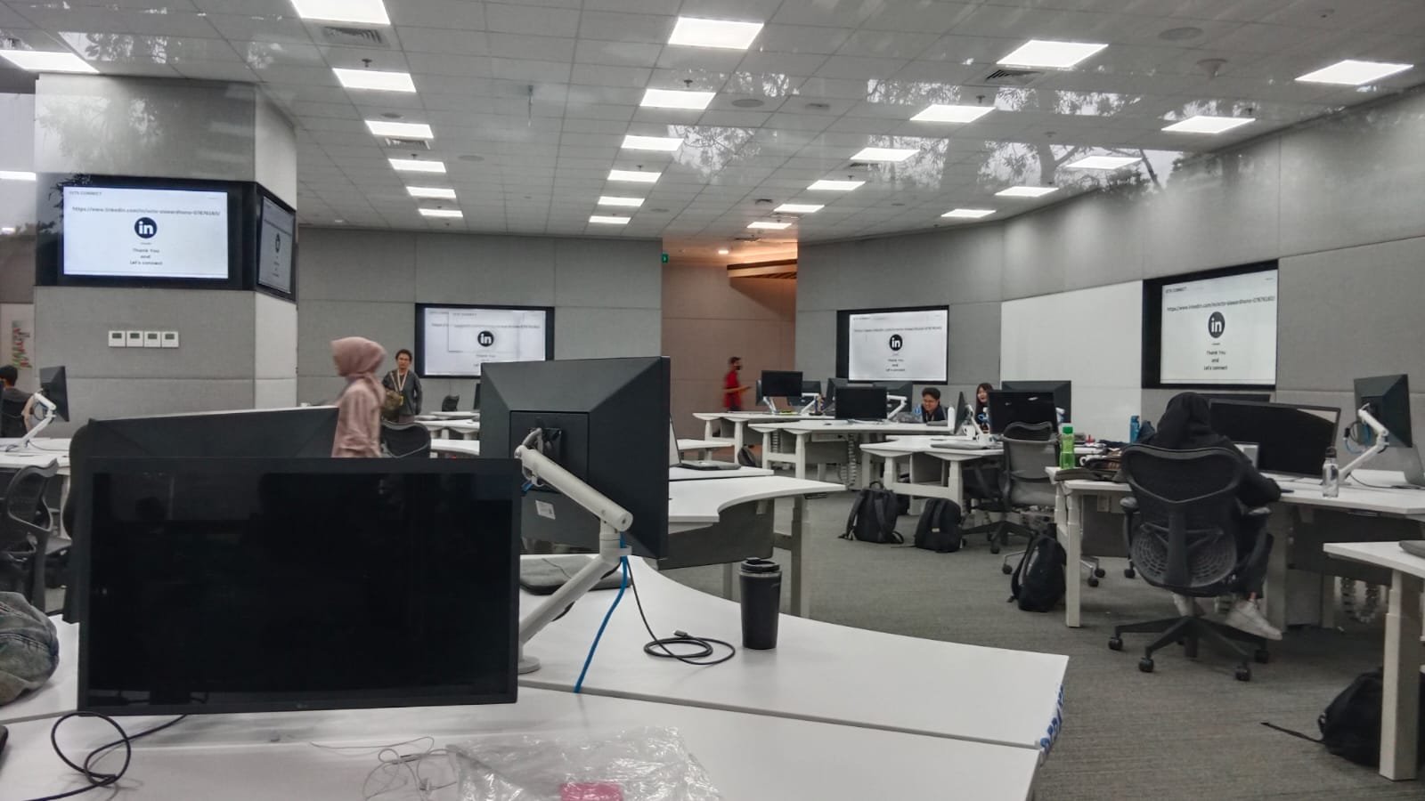 Melihat Manfaat Smart Office bagi Karyawan dan Perusahaan