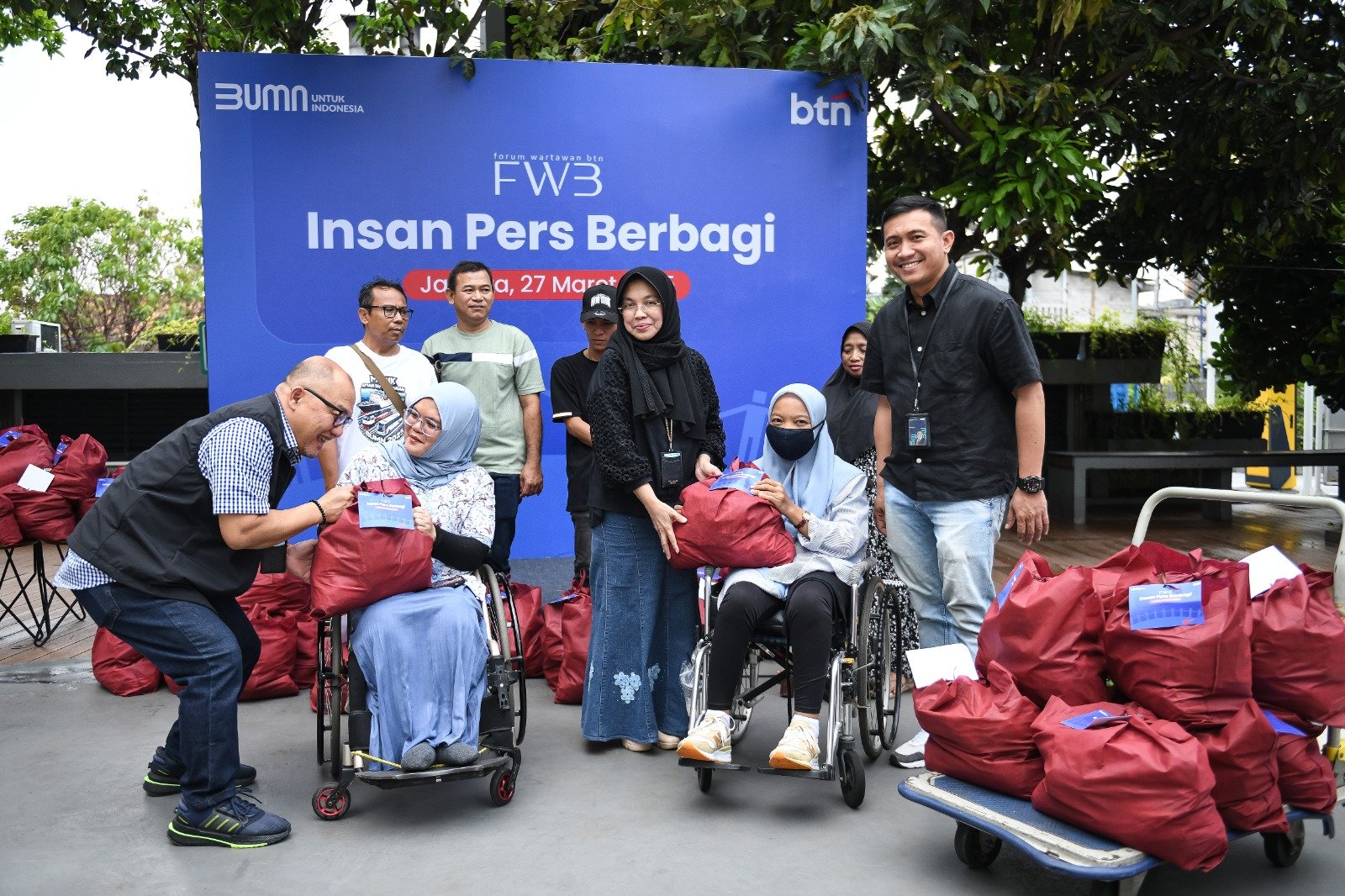 BTN Gandeng FWB Tebar 600 Paket Sembako