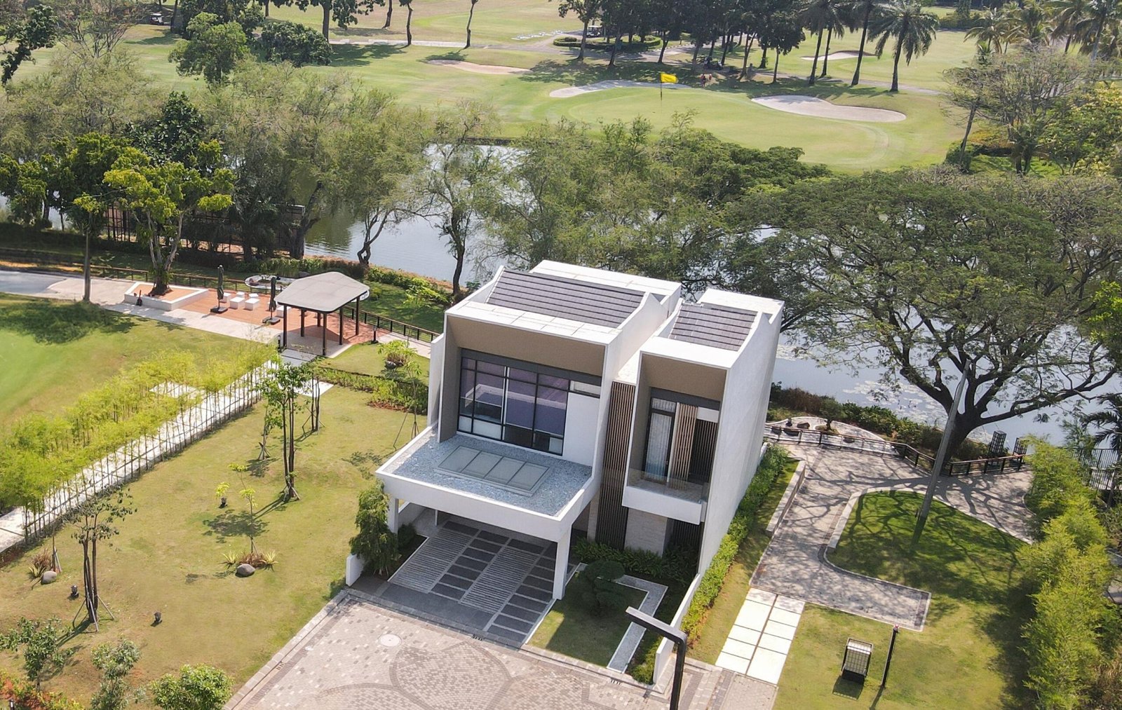 Land Development dan Property Otot Pendapatan Jababeka