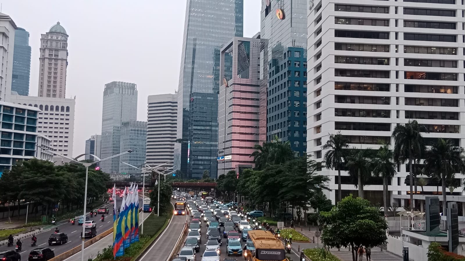 Begini Tarif Sewa Ruang Perkantoran Jakarta pada 2026