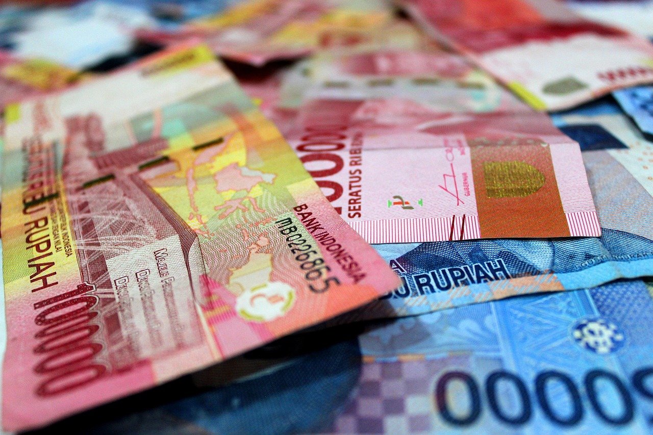 Rupiah Menguat, Sentimen Pasar Dorong Nilai Tukar ke Rp16.261 per Dolar AS