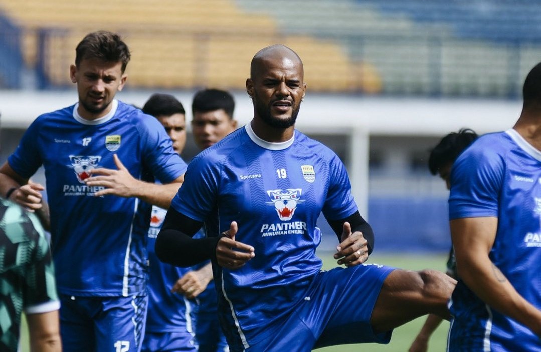 Persib Terpukul Cedera dan Jadwal Padat, Rotasi Jadi Solusi Lawan Arema