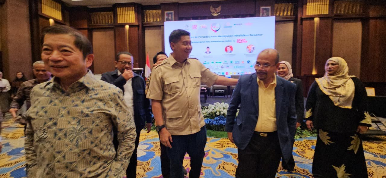 Jangan Hanya Pintar, Tapi Punya Hati untuk Rakyat