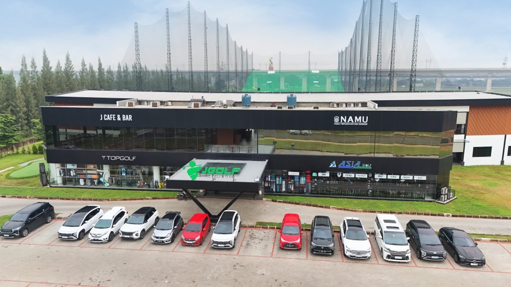 Kota Deltamas Dilengkapi JGolf Driving Range